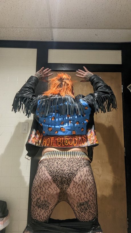 Mo Karnage modèle adulte des photos