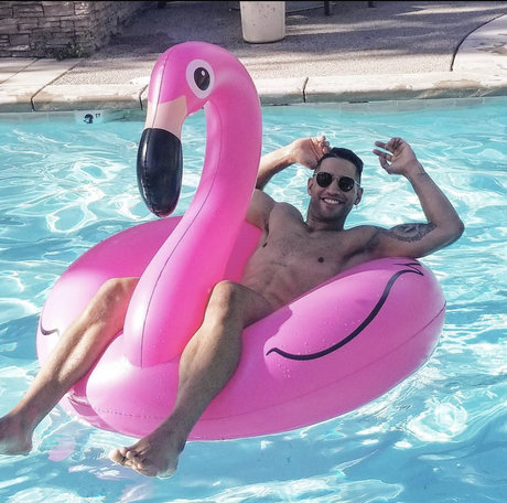 GUELO actrice de nus image