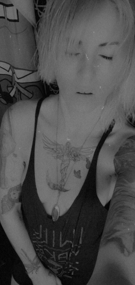 Queen Elena star du porno chaud galeries