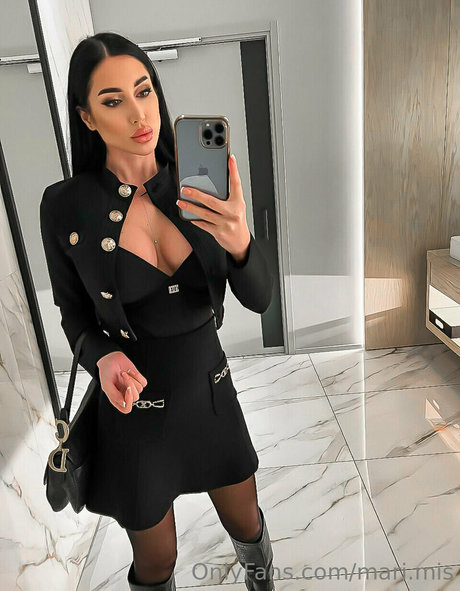 mari mis nus star du porno des photos