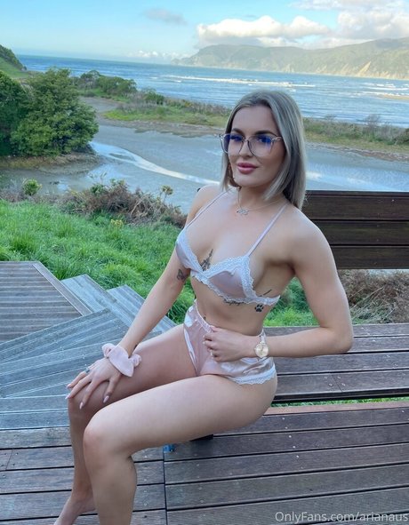 arianaus modèle xxx img