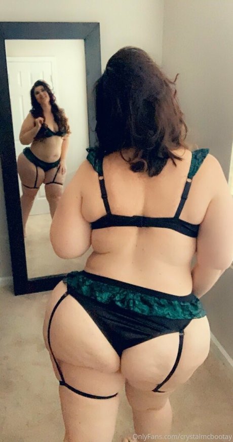 CrystalMcbootay modèle nu des photos