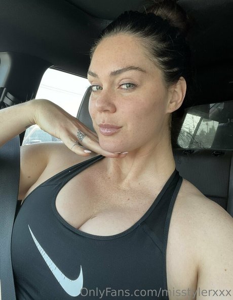 misstylerxxx étoile gratuite galeries