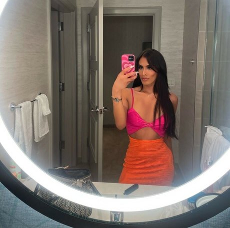 Yasmeen Ali art étoile images