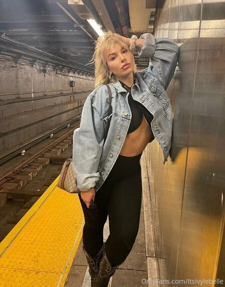 maman ébène onlyfans nu sympa collection