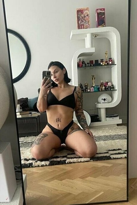 itsivylebelle nus de stars du porno image