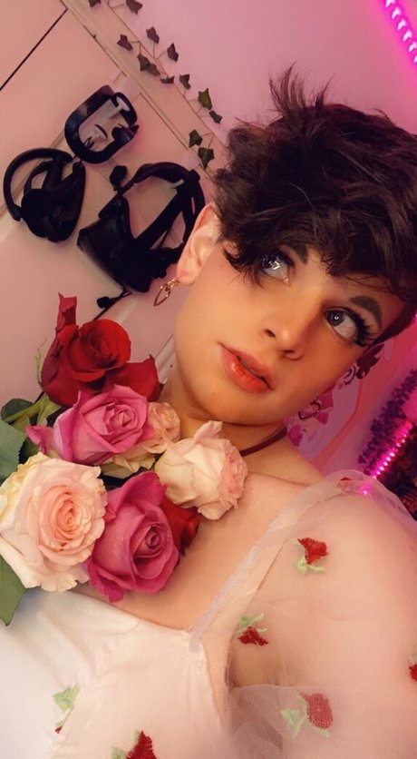 its peachybunnn étoile exclusive img