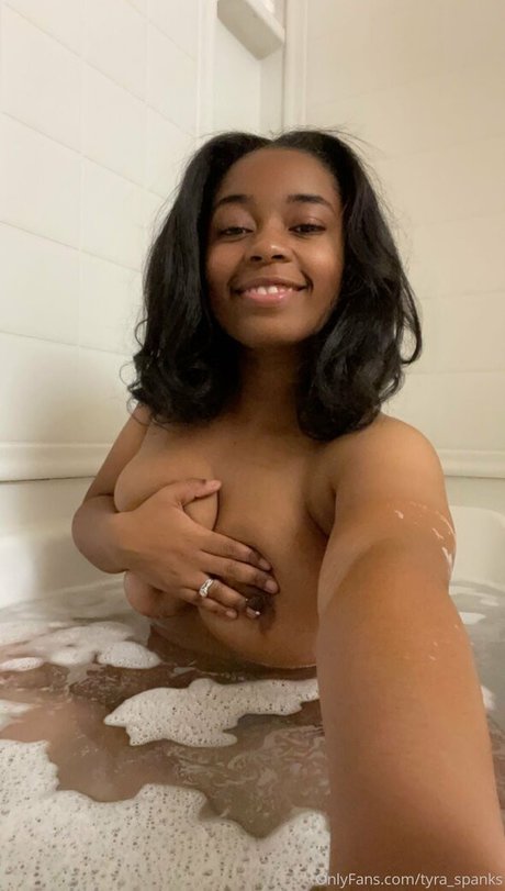tyra spanks Fotoaufnahmen
