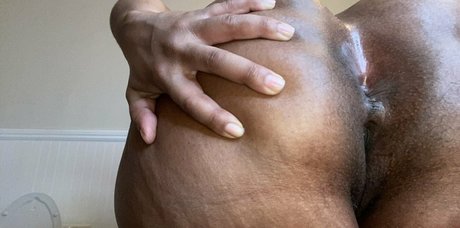 gothcakezspicylife star érotique photos