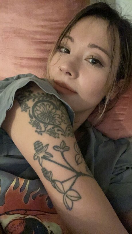 Laceyisanerd actrice sexy images