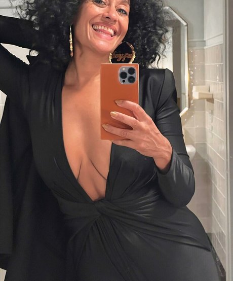 Tracee Ellis Ross étoile adulte des photos