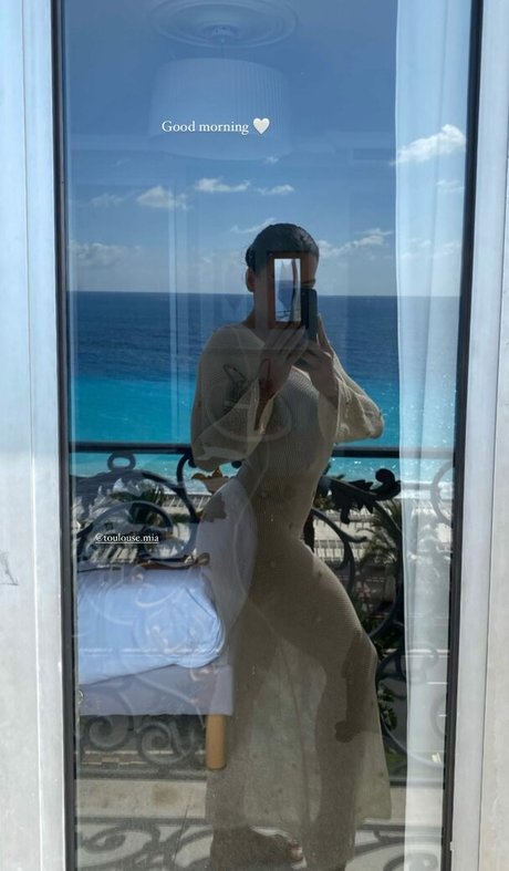 danellaurbaytv actrice érotique galeries