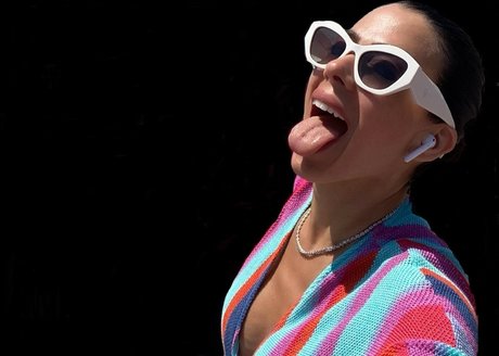 danellaurbaytv étoile chaude galeries