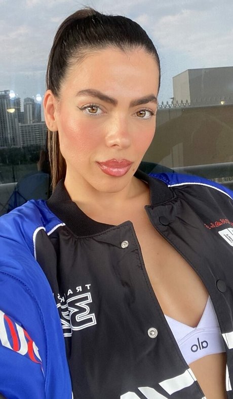 danellaurbaytv actrice chaude collection