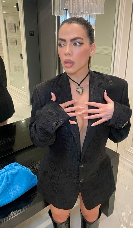 princesse asiatique onlyfans sexy érotique images