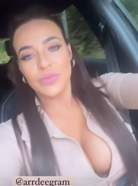 Stephanie Davis étoile exclusive des photos