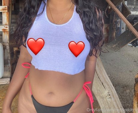 trio sous la douche onlyfans art image