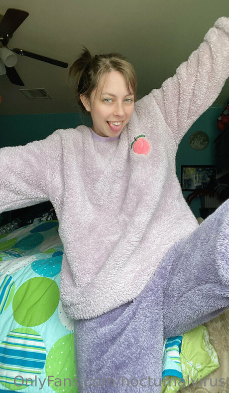 Nocturnal Virus star érotique galeries