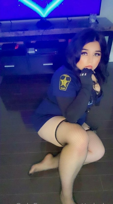 chaton noir uniquementfans haut érotique photo