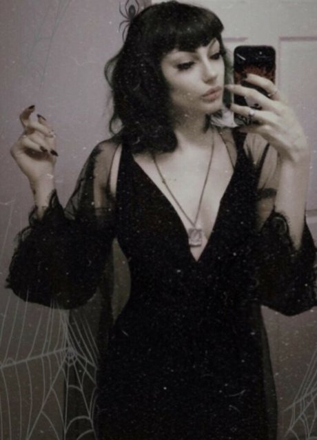 Fleshf1y étoile nue image