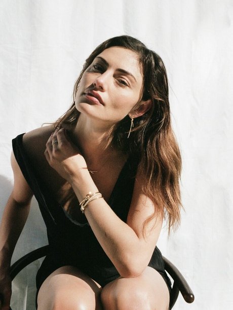 Phoebe Tonkin sexe de star du porno images