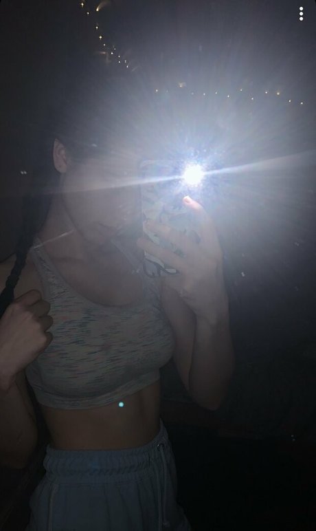 pom-pom girl nue onlyfans art des photos