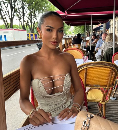 Arianna Ajtar star du porno xxx img