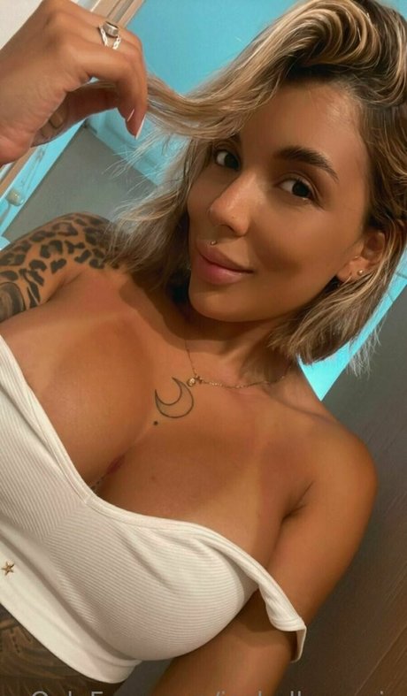 isabellanourie joli modèle image