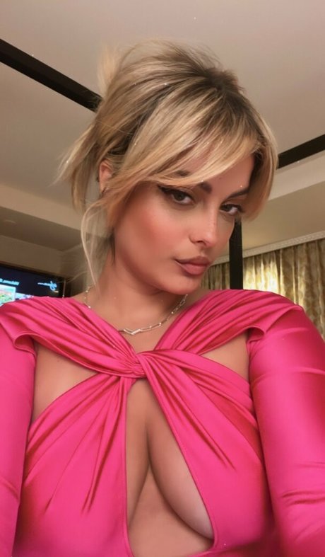 Bebe Rexha modèle joli archive