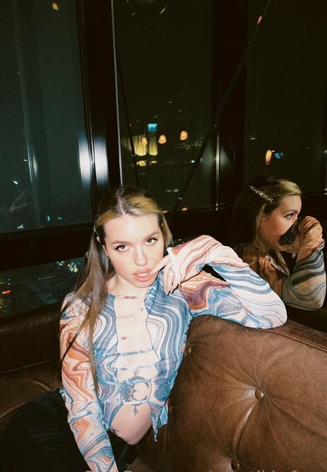 mallennnna star exclusive photos