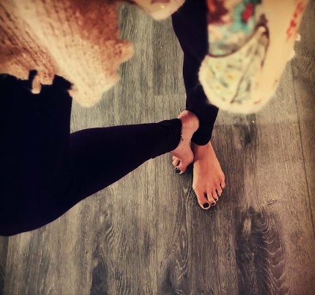 secret feetbeauty modèle sympa des photos