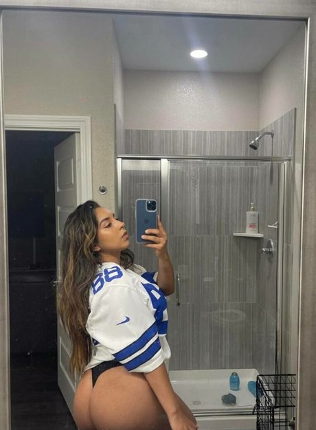 Prisy Montoya actrice porno photos