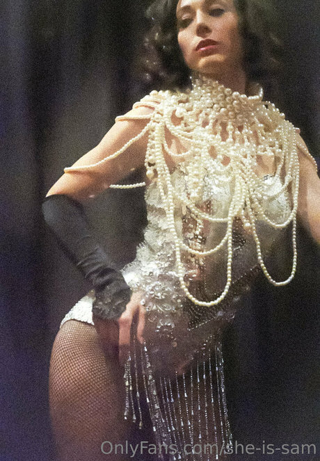 she is sam étoile des photos
