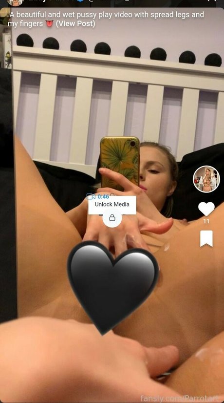 Lady Parrot étoile nue des photos