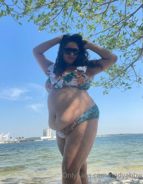 nadyabbw modèle hd archive