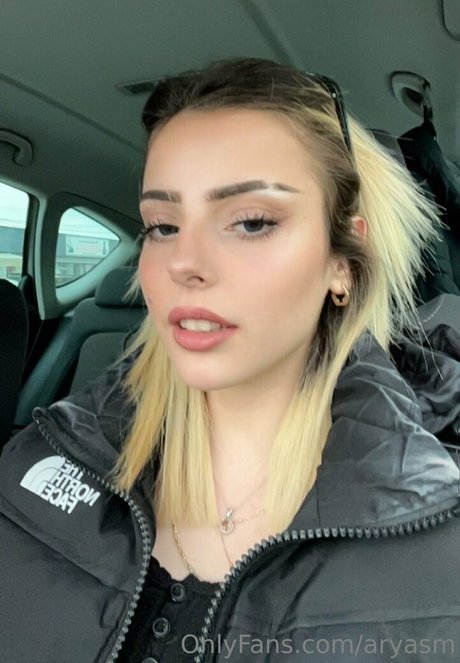 aryasm modèle sexy des photos