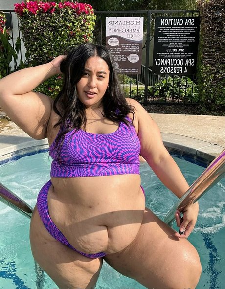 fans de transsexuelles blanches uniquement haut érotique photo