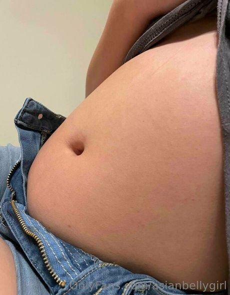 asianbellygirl star du porno sexy photo