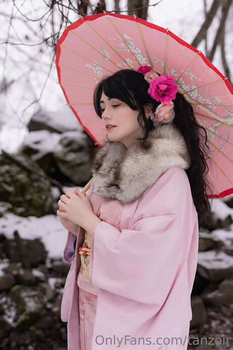 Ecchizoir modèle adulte photos