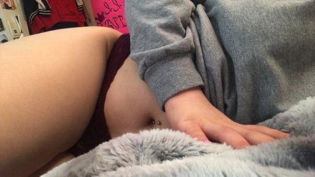 MzMyMyLynn_ modèle exclusif galeries