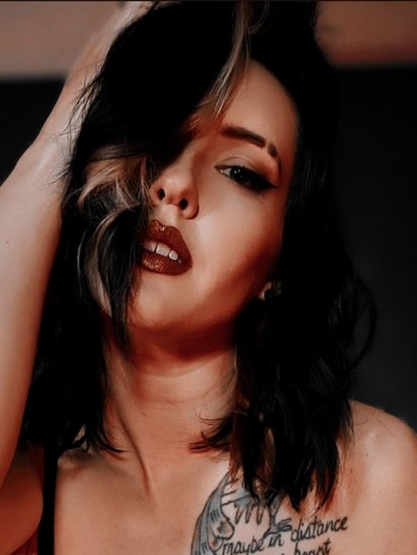 Ms Juli Rae étoile xxx galeries