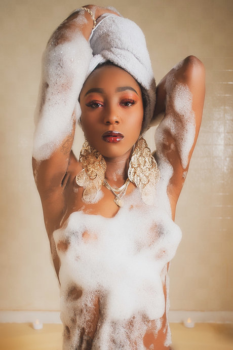 Tokyoo sWorld star érotique galerie