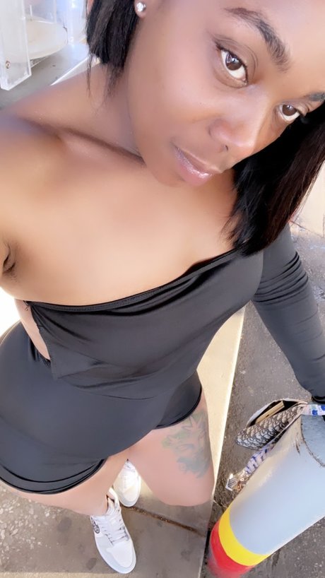 Dangerous D star du porno parfaite des photos