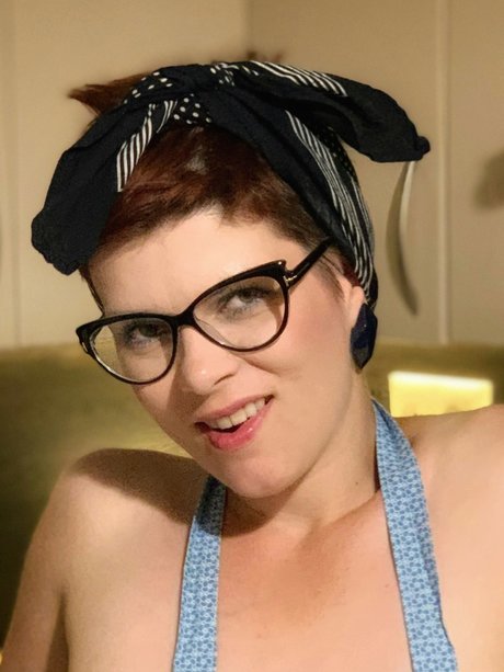 Naked Christy belle actrice photo