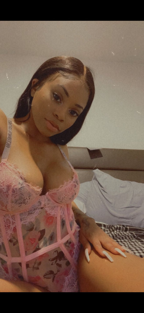 NaomiBella actrice nue image