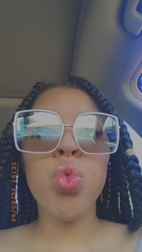 Your Favorite Brat_ actrice érotique archive