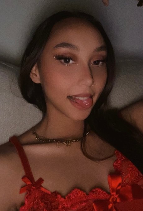 Jessica Sandra modèle chaud des photos