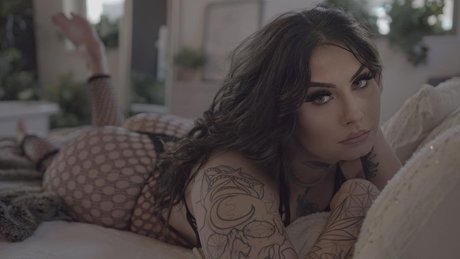 delaneyluvv modèle érotique des photos