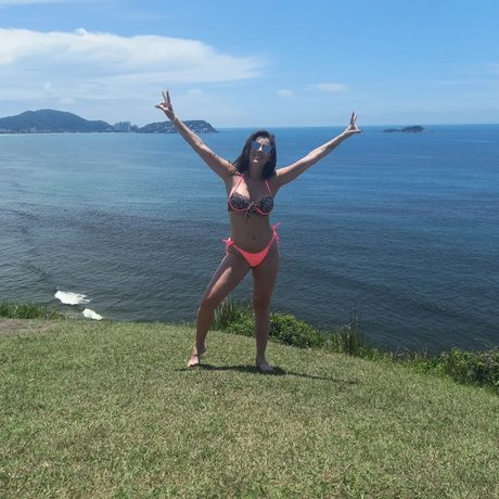 N Roberta modèle hd galeries