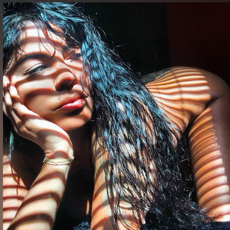 Nanda Playmatefree nus de stars du porno des photos